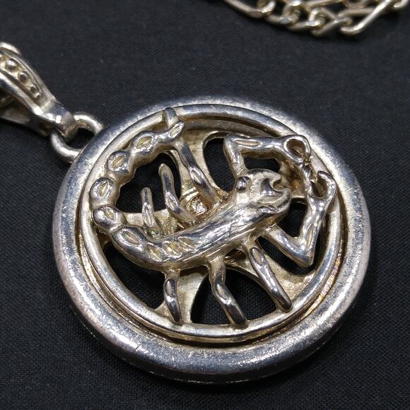 Vintage Zodiac Scorpio Pendant Necklace, Moving Scorpio, 1980s Vintage Jewelry - Picture 4 of 10